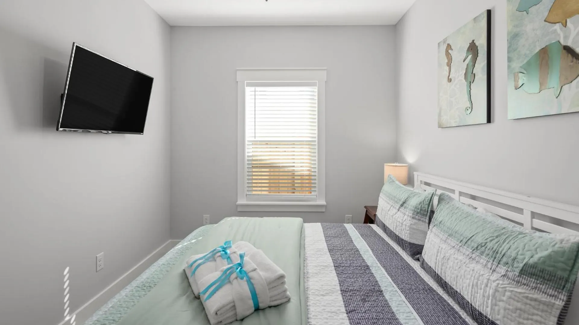 Laguna Haven! 3Br 2Ba Sleeps 7! Your Perfect Escape! Panama City Beach Holiday home